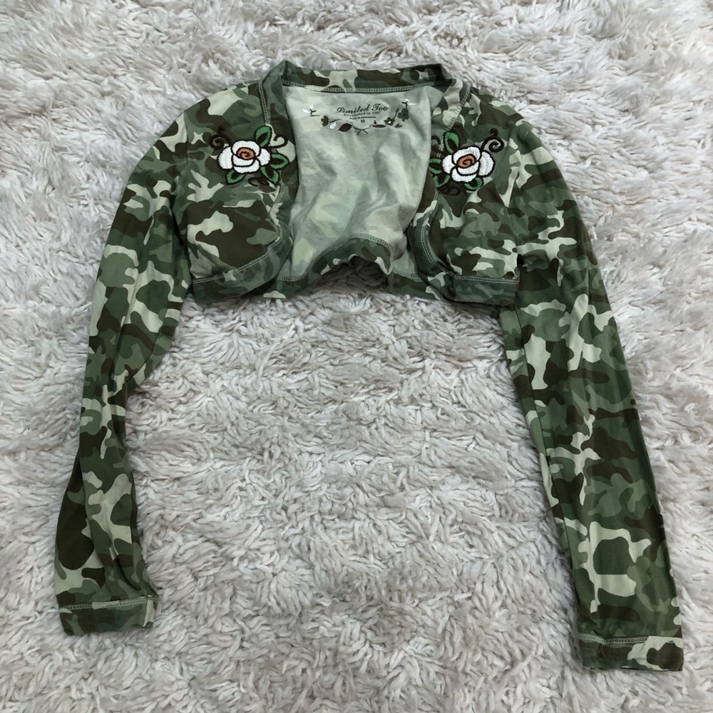 LIMITED TOO - Camo cover up sweater